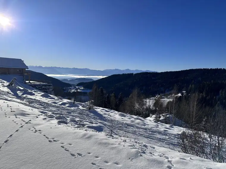 "Sonnenverwöhntes Grundstück in Traumlage und vielseitigem Potenzial!