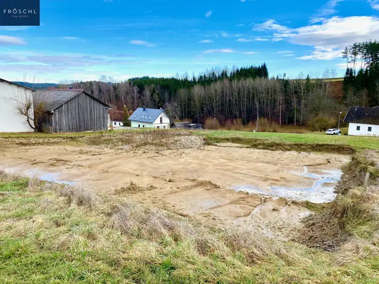 Besonderes Baugrundstück in Uttissenbach bei Zwettl - 4.519 ² Grundstücksfläche im Grünen