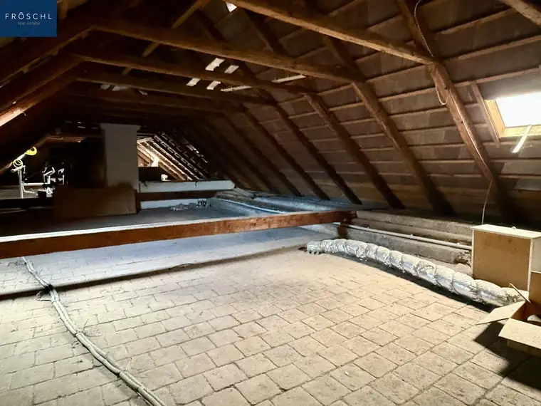 IM ZENTRUM von Zwettl -TOP Preis - ROHDACHBODEN mit Terrasse - Entwicklung - Digitales ANGEBOTSVERFAHREN