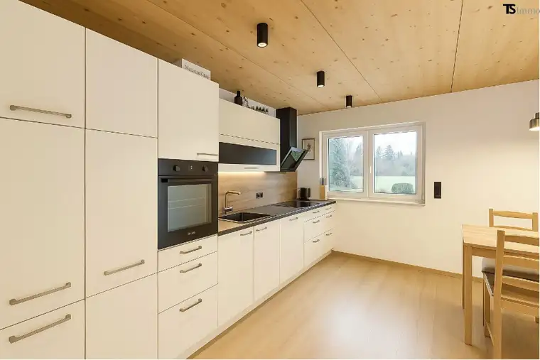 Bregenz: Langen Top 10 / 11: Modern &amp; gemütlich! 50 m² - 2-Zimmer-Wohnung mit Schwedenofen, hochwertiger Küche