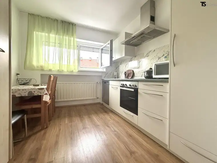 Feldkirch-Tisis: Großzügige 3,5-Zimmer-Wohnung ca. 75 m2 mit kleinem Balkon – nahe LKH &amp; Grenze Liechtenstein
