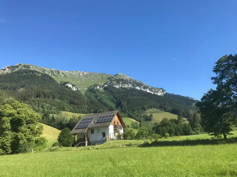 Traumhaus in absoluter TOP-TRAUM-GRÜN-RUHE-LAGE mit Bergblick und Teich Nähe Semmering Rax Mürzzuschlag