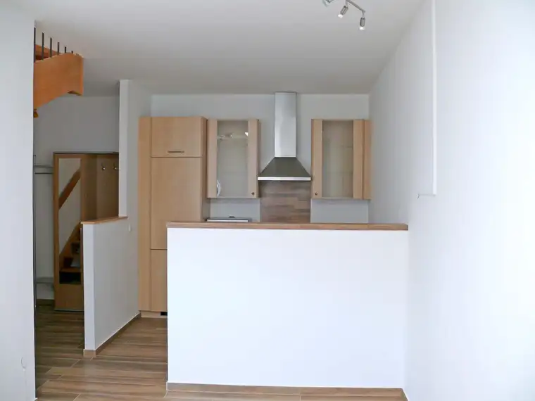 Verkaufe charmante Maisonettewohnung 65+17 m2 direkt am Stadtplatz Wels (PRIVATVERKAUF - Kein Makler)