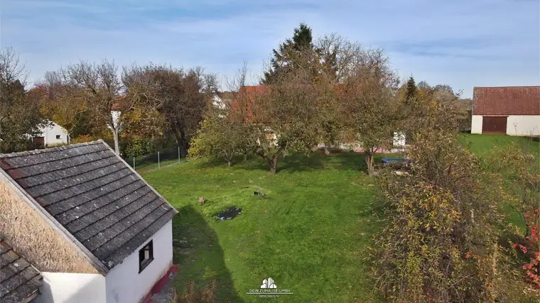 DEIN ZUHAUSE - Idyllischer Streckhof mit großem Grundstück in ruhiger, zentraler Lage in Unterloisdorf