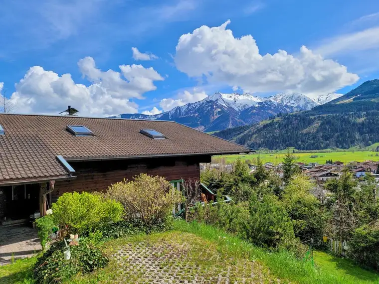 Sonniges Einfamilienhaus mit Bergblick