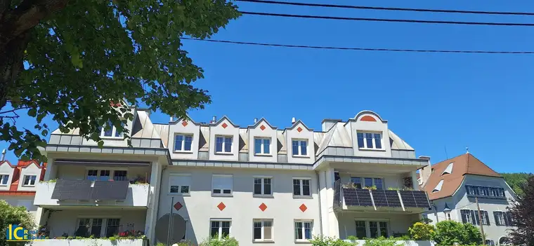 NEUER PREIS Grünruhelage, gepflegte 3 Zimmer Dachgeschoss Wohnung