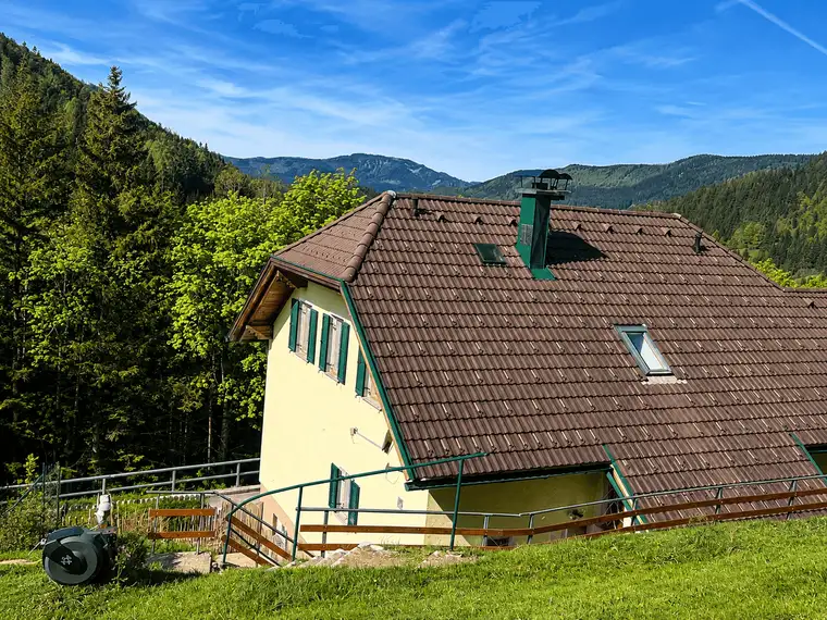 Landhaus mit Blick in die Berge- in absoluter Ruhelage