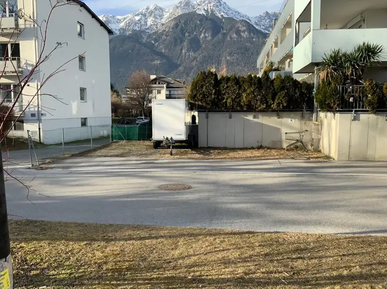 Überlanger (7,5 m) Freistellplatz nahe Mitterweg