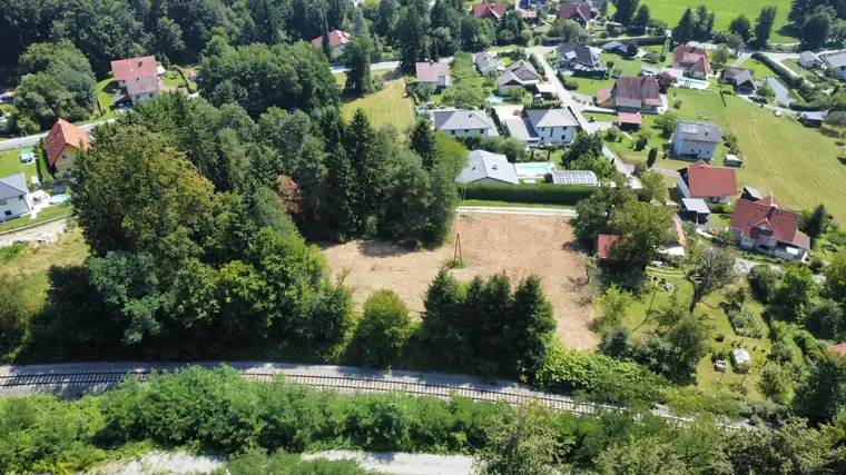 Großzügiges Baugrundstück in sonniger &amp; ruhiger Siedlungslage