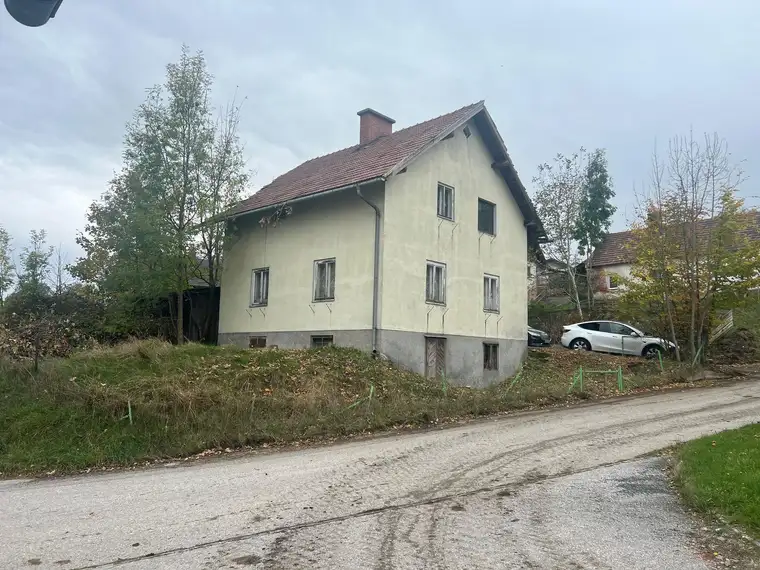 Bastlerhit - Einfamilienhaus &amp; 2 Baugrundstücken
