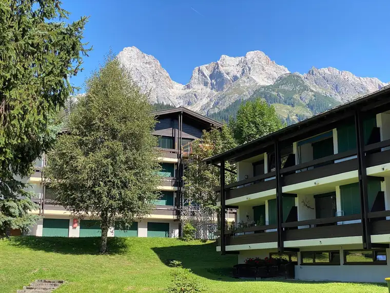 Claus Maxein, Elysee Immobilien