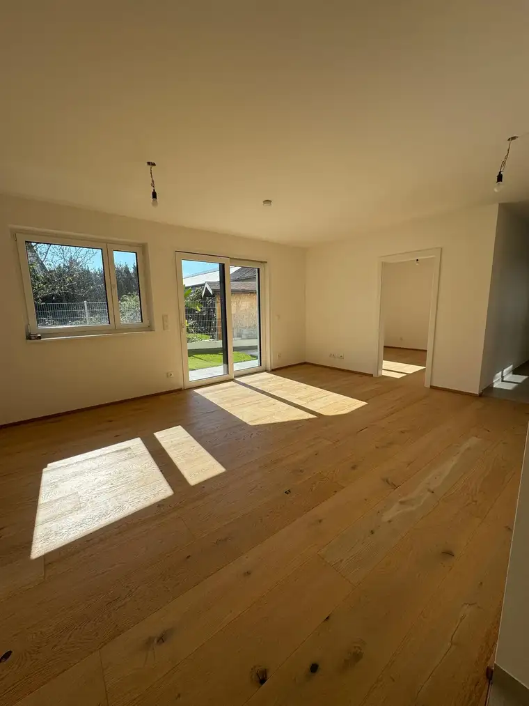 2 Zi-Neubau mit Solaranlage und Luftwärmepumpe*Südseitiger Garten*Fussbodenheizung*separate Küche