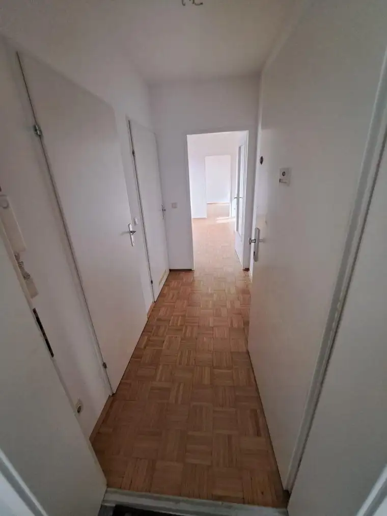Lichtdurchflutete Dachgeschosswohnung mit Charme, WG-tauglich oder Pärchenhit nähe TU-Graz!