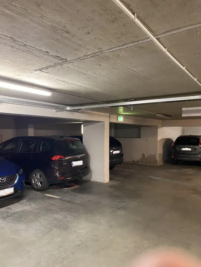 Sicheres Parken in Graz - Miete jetzt eine Garage in zentraler Lage ab € 149,00 neben TU-Graz!