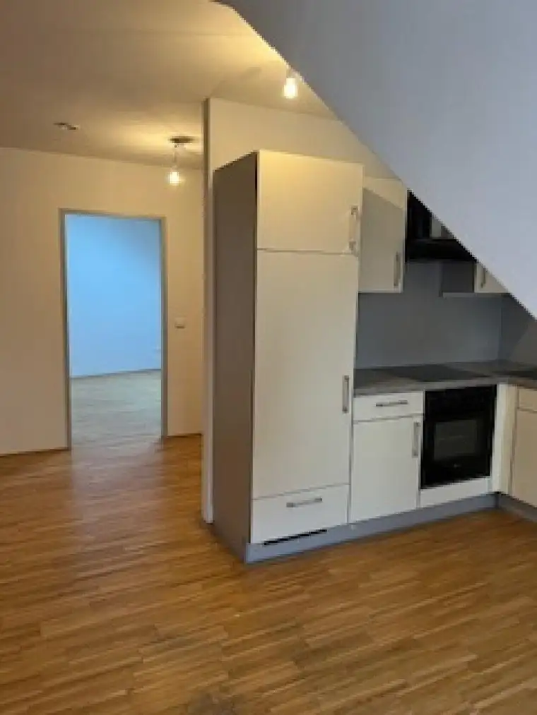Urbane RARITÄT, Graz erleben: Moderne, gepflegte 3-Zimmer Wohnung plus Galerie, davon 1 Zimmer Kochen-/Essen-/ Wohnen, mit Stadtblick, nähe Kunsthaus, 5 Gehminuten zum Grazer Hauptplatz!