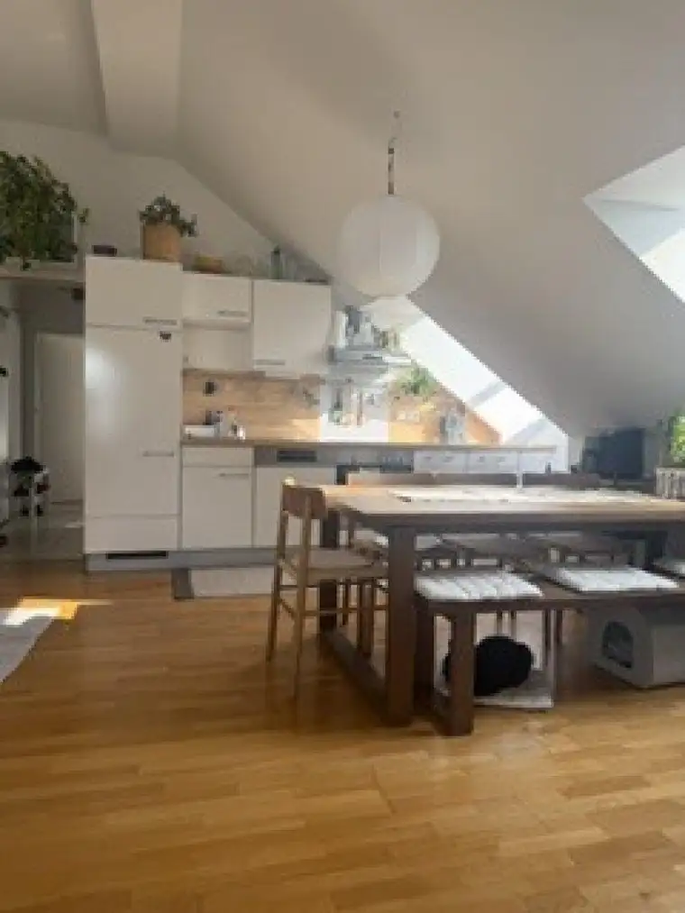 ANLEGERWOHNUNG (derzeit vermietet): Schöne Dachgeschosswohnung, in bester Stadtlage Nähe der Universitäten im Bezirk Graz Leonhard, gepflegt mit guter Ausstattung - 58.85m²