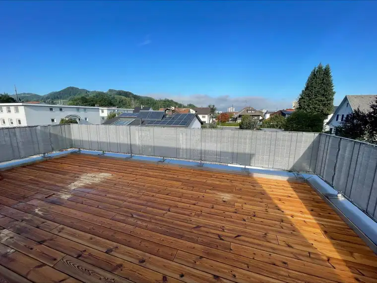 Schöne 2-Zimmer-Dachgeschosswohnung mit Terrasse
