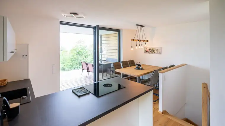 93m² große 3,5-Zimmer-Maisonettewohnung mit Seeblick und Zweitwohnsitzmöglichkeit am Eichenberg!