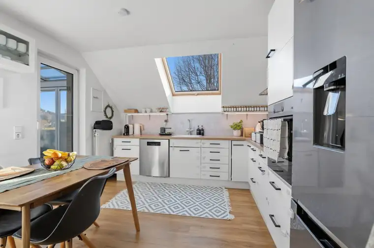 charmante und helle 4,5-Zimmer-Wohnung in Lauterach: Wintergarten mit Blick ins Grüne!