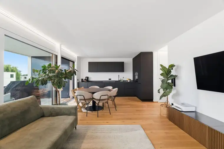 Moderne 3-Zimmer Dachgeschoßwohnung mit Terrasse und Tiefgarage