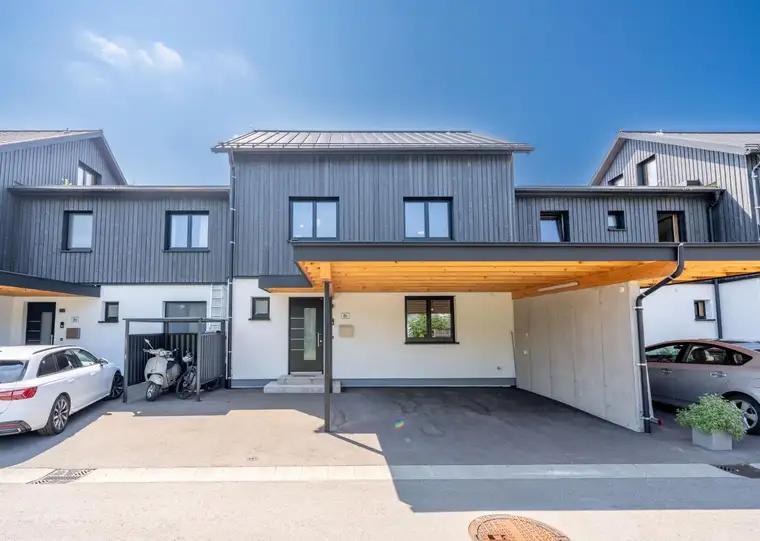 Natur trifft Design – Ihr neues Zuhause im energieautarken Holzhaus