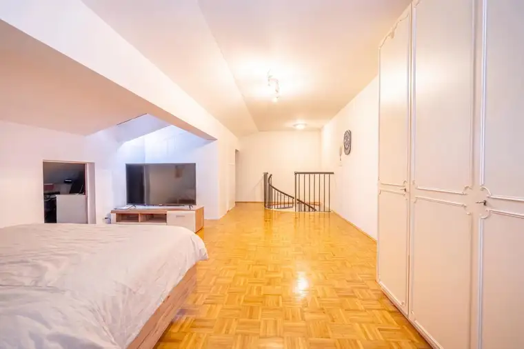 Großzügige 2 Zimmer Wohnung mit Potential in Neumarkt am Wallersee