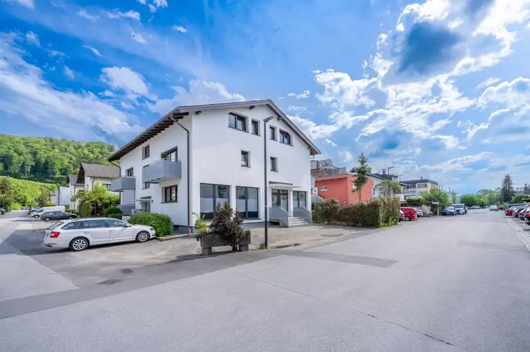 Moderne Geschäftsfläche mit großzügiger Lager- und Nutzfläche in ruhiger Lage in Salzburg