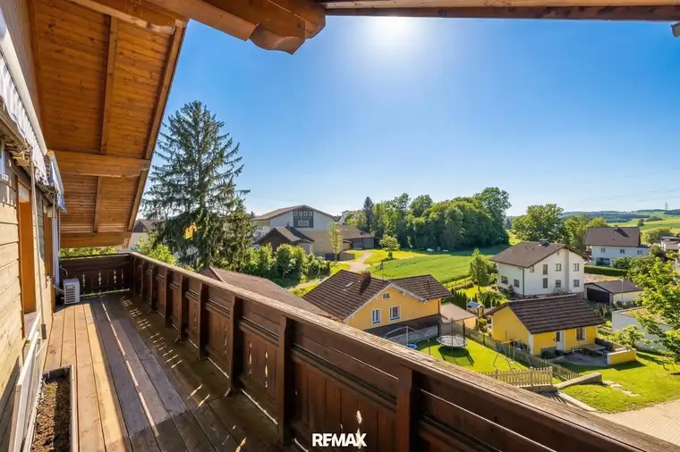 Zentral gelegenes Wohnhaus auf zwei Etagen mit Potenzial - in Neumarkt am Wallersee