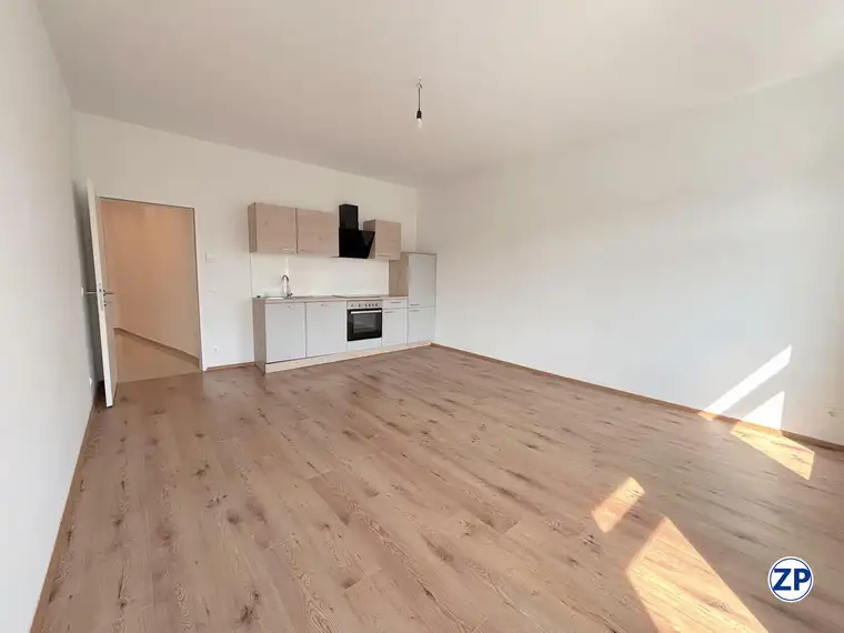 Sanierte Altbauwohnung als Büro, unbefristet !