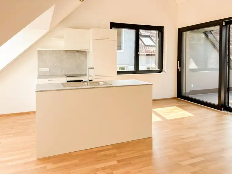 2-Zimmerwohnung im Dachgeschoss mit Terrasse im Herzen von Schwarzach (Top D06)