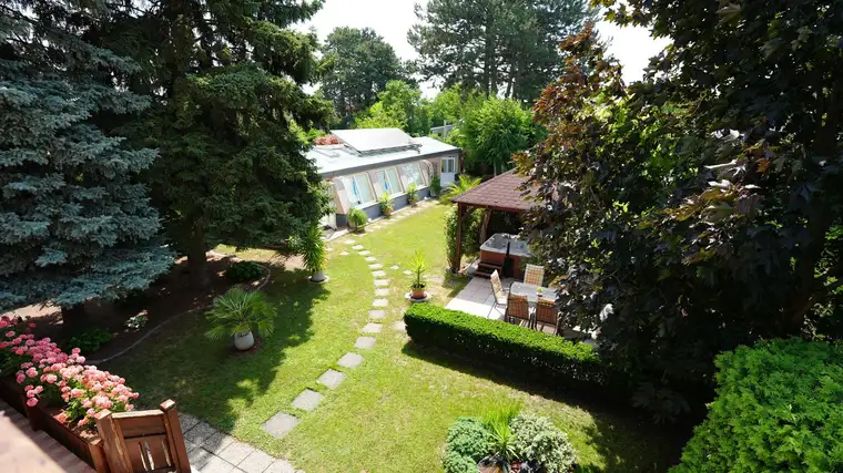 Provisionsfrei | Haus mit Indoorpool und Whirlpool | 1.532 m² Traumgrundstück nahe Wien