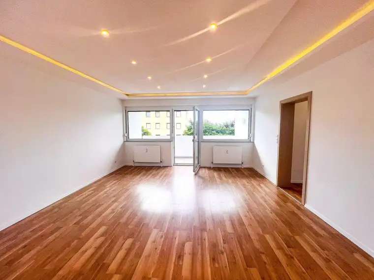 Charmante und renovierte 3-Zimmer-Wohnung mit Loggia und Autoabstellplatz / Kalsdorf bei Graz