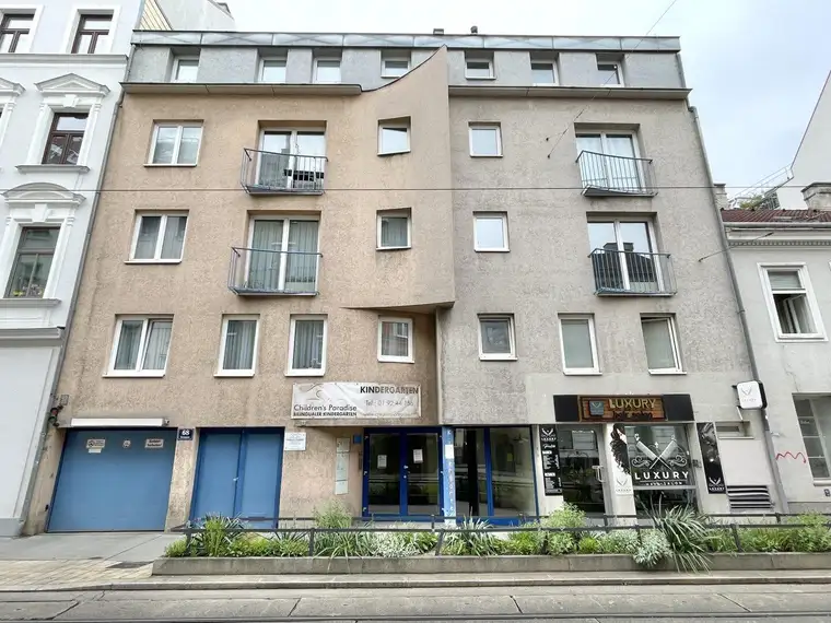 Garagenplatz (Stapelparker) mit Stromanschluss in TOP-Lage – 1180 Wien, Kreuzgasse