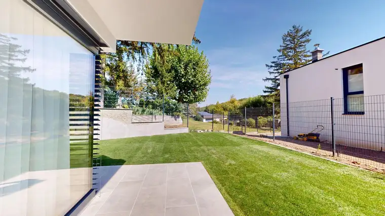 AKTIONSPREIS! Exklusive Doppelhaushälften inkl. Terrasse/Garten + Balkon 4-5 Zimmer! TRAUMAUSBLICK auf Burg Liechtenstein! SCHLÜSSELFERTIG!