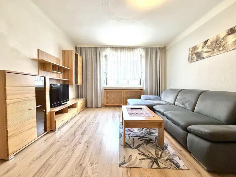 Möblierte 3 Zimmer-Wohnung mit einer Gemeinschaftsterrasse in zentraler Lage – U4 Margaretengürtel