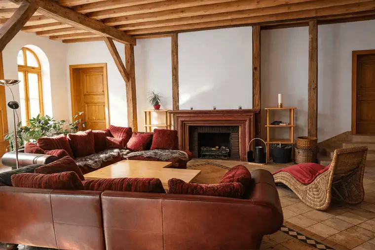 Großzügiger Vierkanthof mit 6,3 ha Grund in ruhiger Ortsrandlage