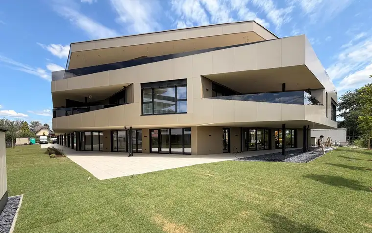 Premium Office in Graz-Seiersberg | Design-Büro mit Option zu 8-10 TG-Stellplätzen, repräsentativem Empfang und großer Terrasse im Grünen