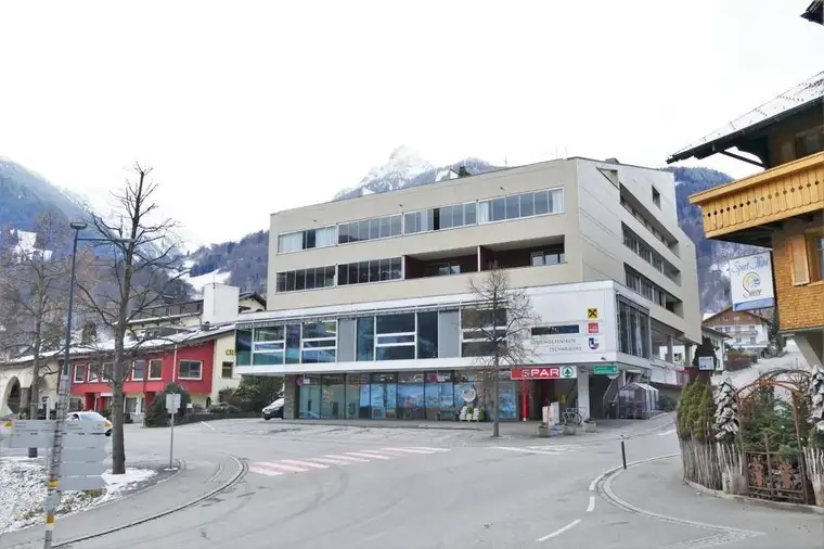 Schöne Einzimmerwohnung mit Loggia im Zentrum von Tschagguns