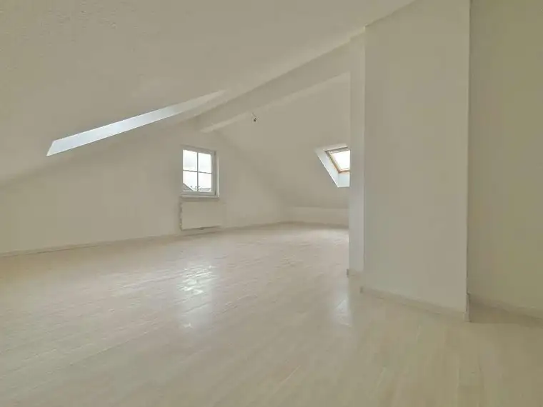 ruhig gelegene Doppelhaushälfte + Garage mit niedrigen Betriebskosten
