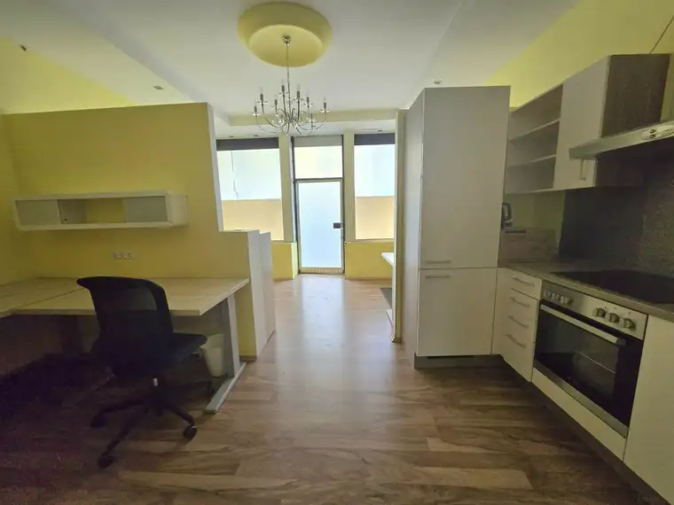 Modernes und voll möbliertes Büro zu vermieten - ab sofort!