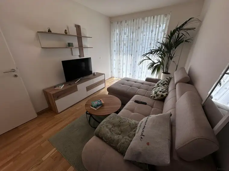 Moderne Mietwohnung im Zentrum von Eggenberg mit Balkon und optionaler Möblierung!
