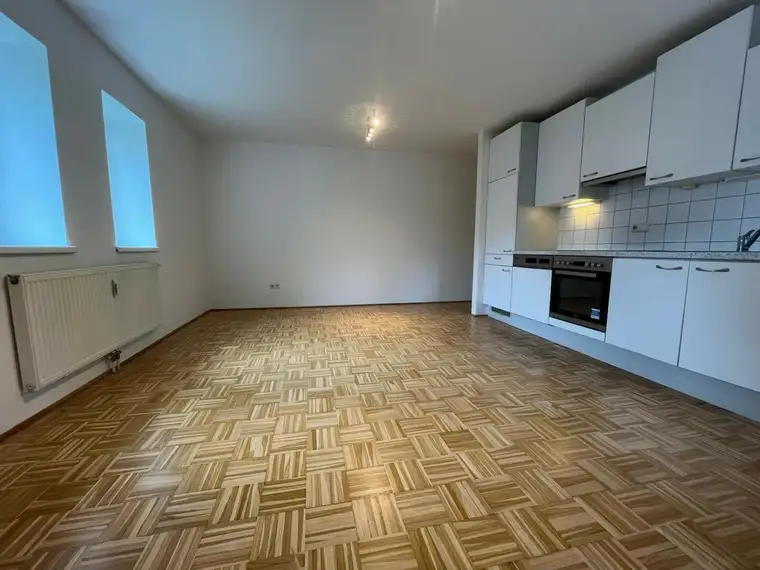 Großzügige helle Dreizimmerwohnung!