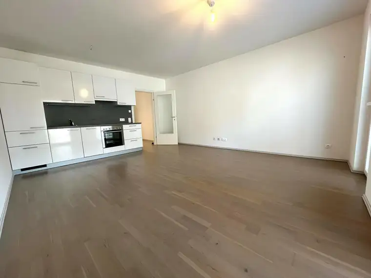 Sehr schöne und geräumige Einzimmerwohnung! Ideal für Singles!
