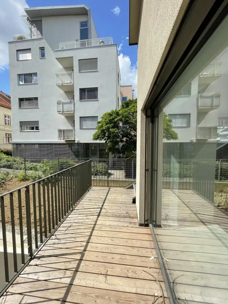 Stilvolle 2-Zimmerwohnung mit Dachterrasse!