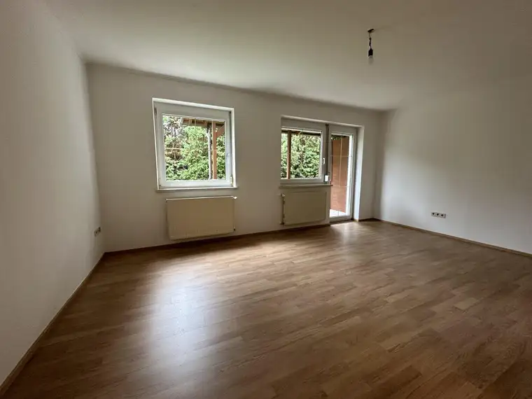 wunderschöne Garconniere in absoluter Ruhelage neu saniert mit Balkon und Gemeinschaftsgarten