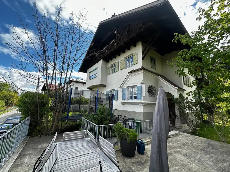 Schmuckstück: Villa am Bergisel mit Blick über Innsbruck