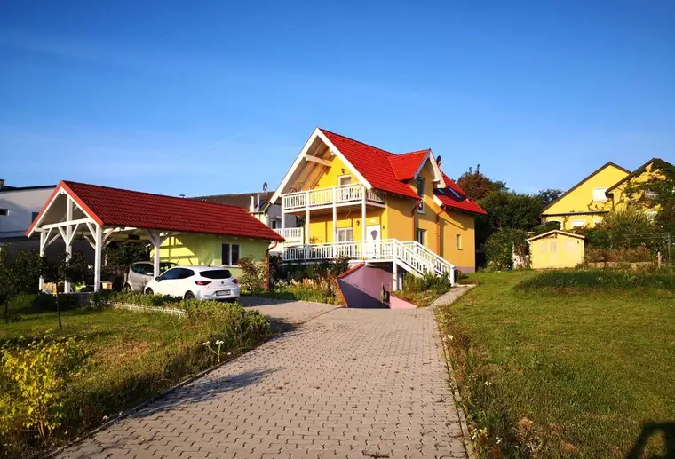 Ferienhaus mit unverbautem Seeblick und großem Potential in Mörbisch