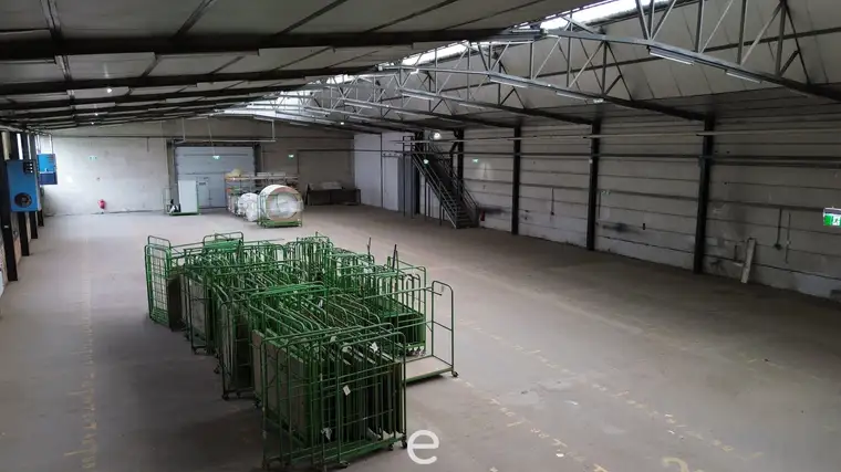 Lagerhalle mit Büro in Krems zu vermieten! Provisionsfrei!