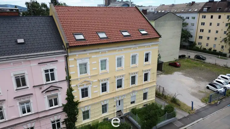 Altbau-Etagenwohnung im 2. OG, TOP 5, befristet vermietet!