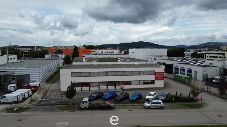 Lagerfläche mit Büros zum Kaufen in Leonding!